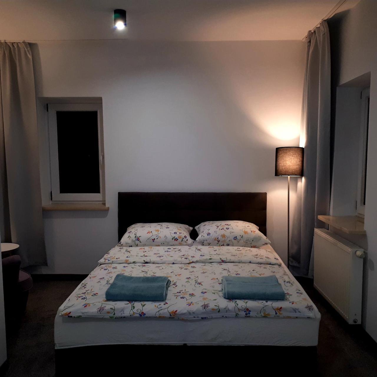 Apartamenty Sienkiewicza10 Łomża Buitenkant foto
